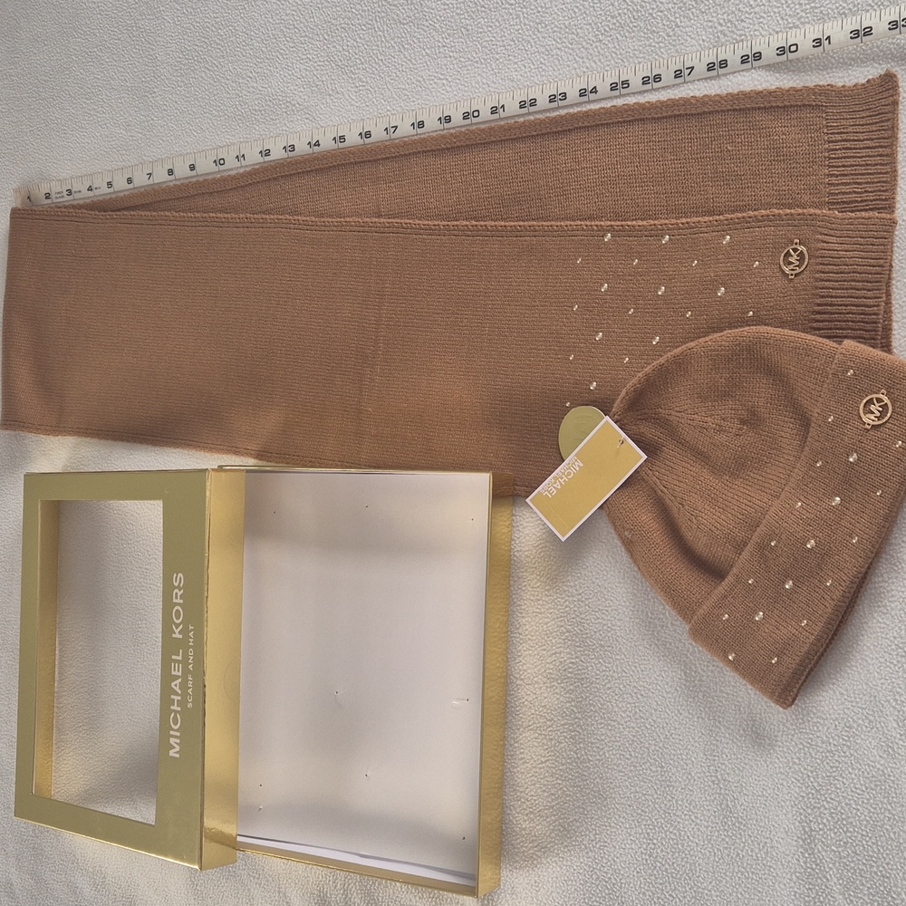 Michael Kors Tan Hat and Scarf Set with Pearls - Picture 15 of 16